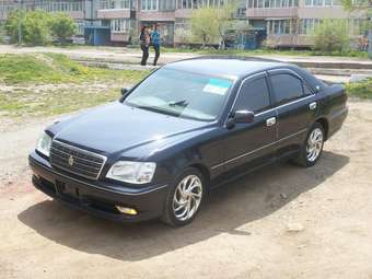 2002 Toyota Crown Pictures