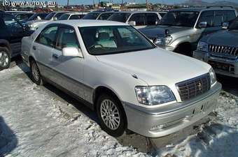 2002 Toyota Crown Photos
