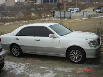 2002 Toyota Crown Pictures