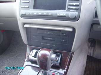 2002 Toyota Crown Pictures