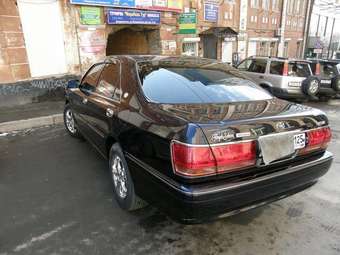 2002 Toyota Crown Pictures