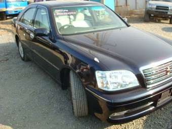 2002 Toyota Crown Pictures