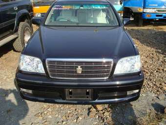 2002 Toyota Crown Pictures