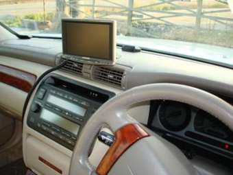 2002 Toyota Crown Photos