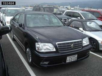 2002 Toyota Crown Photos