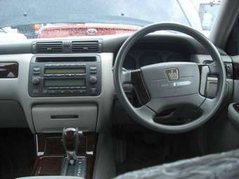 2002 Toyota Crown Images