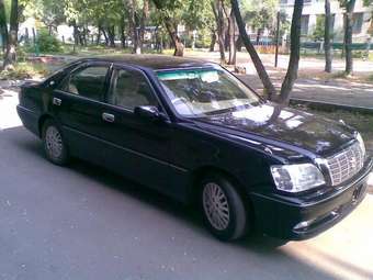 2002 Toyota Crown Photos