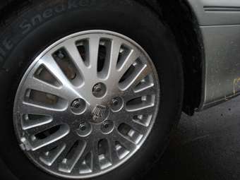 2002 Toyota Crown Photos