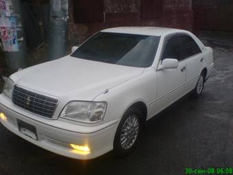 2002 Toyota Crown Pictures