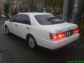 2002 Toyota Crown Photos
