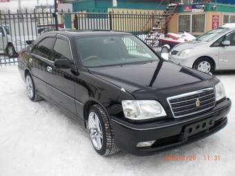 2002 Toyota Crown Photos