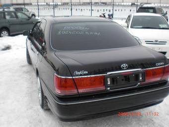 2002 Toyota Crown Photos