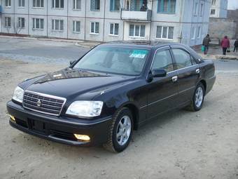 2002 Toyota Crown Images