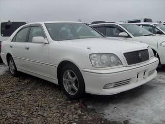 2002 Toyota Crown Pictures