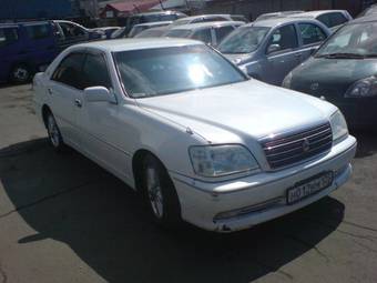 2002 Toyota Crown Pictures