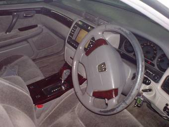 2002 Toyota Crown Pics