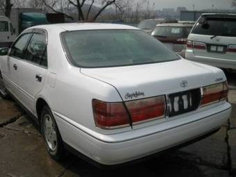 2002 Toyota Crown Pictures