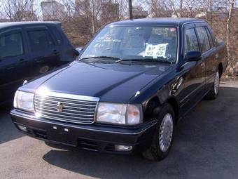 2002 Toyota Crown Wallpapers