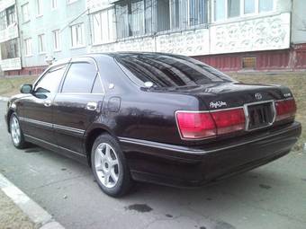 2002 Toyota Crown Photos