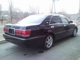 2002 Toyota Crown Pictures