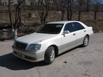 2002 Toyota Crown Images