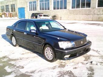 2002 Toyota Crown Photos