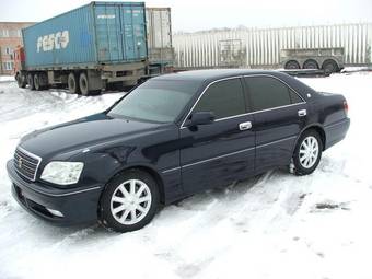 2002 Toyota Crown Pictures