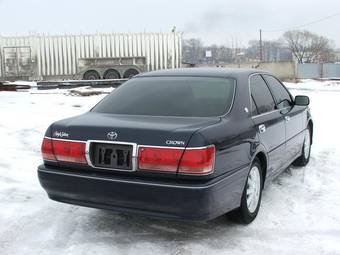 2002 Toyota Crown Pics