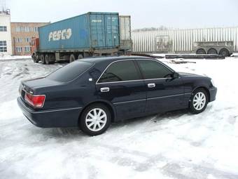 2002 Toyota Crown Pictures