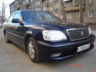 2002 Toyota Crown Pictures