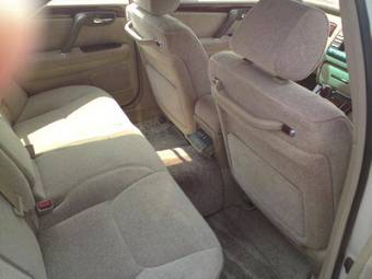 2002 Toyota Crown Pictures