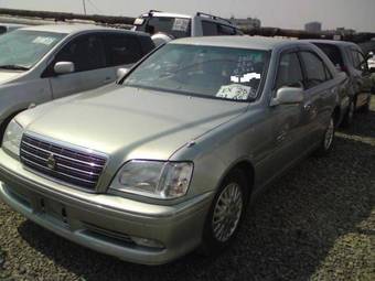 2002 Toyota Crown Pictures