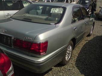 2002 Toyota Crown Pictures