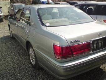 2002 Toyota Crown Photos