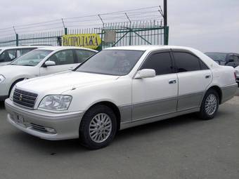 2002 Toyota Crown Pictures