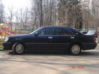 2002 Toyota Crown Pictures