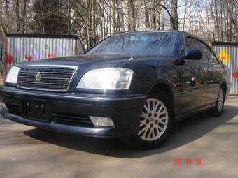 2002 Toyota Crown Photos