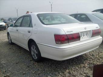 2002 Toyota Crown Pictures
