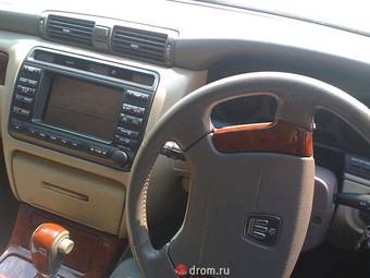 2002 Toyota Crown Photos