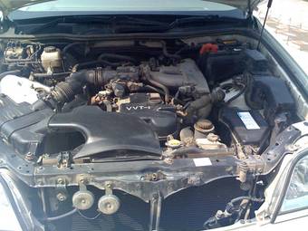 2002 Toyota Crown Photos