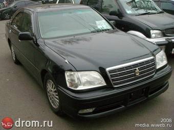 2002 Toyota Crown Photos