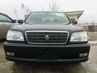 2002 Toyota Crown Pictures