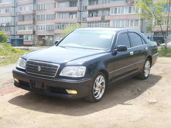 2002 Toyota Crown Pictures