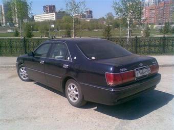 2002 Toyota Crown Photos