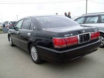 2002 Toyota Crown Pics