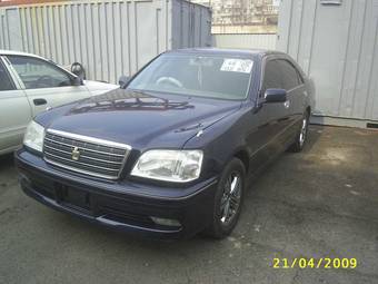 2002 Toyota Crown Pictures