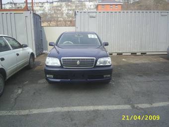 2002 Toyota Crown Photos