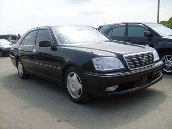 2002 Toyota Crown Photos