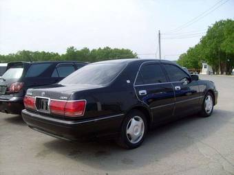 2002 Toyota Crown Photos