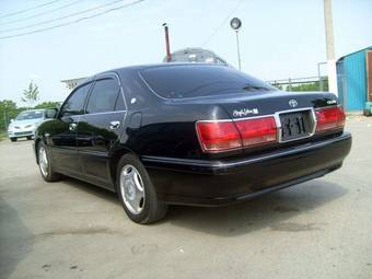 2002 Toyota Crown Pictures